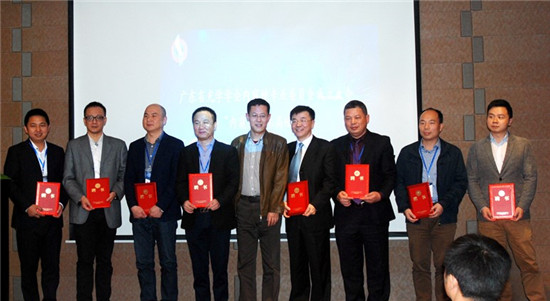 內(nèi)窺鏡專業(yè)委員會首屆領導成員合影